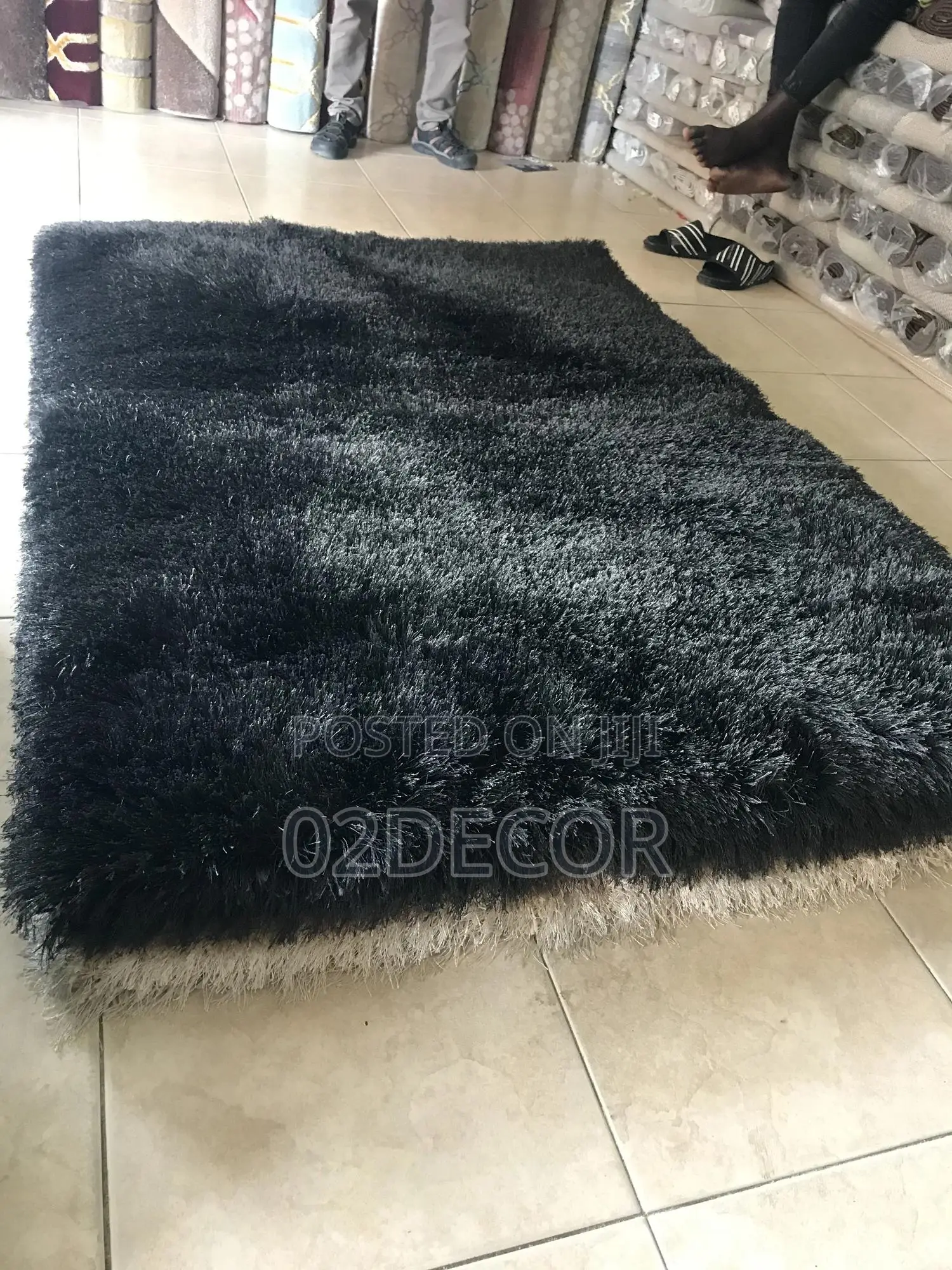 Pure Black Soft Shaggy Vvip Quality (4/6 and 5/7)
