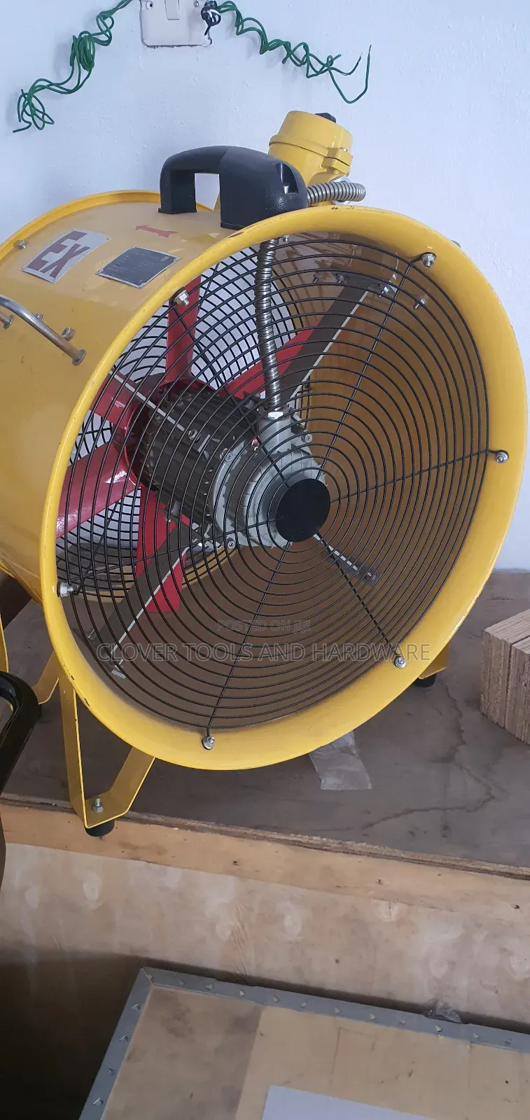 Extractor / Ventilation Fan 12" 18" 24" 220V