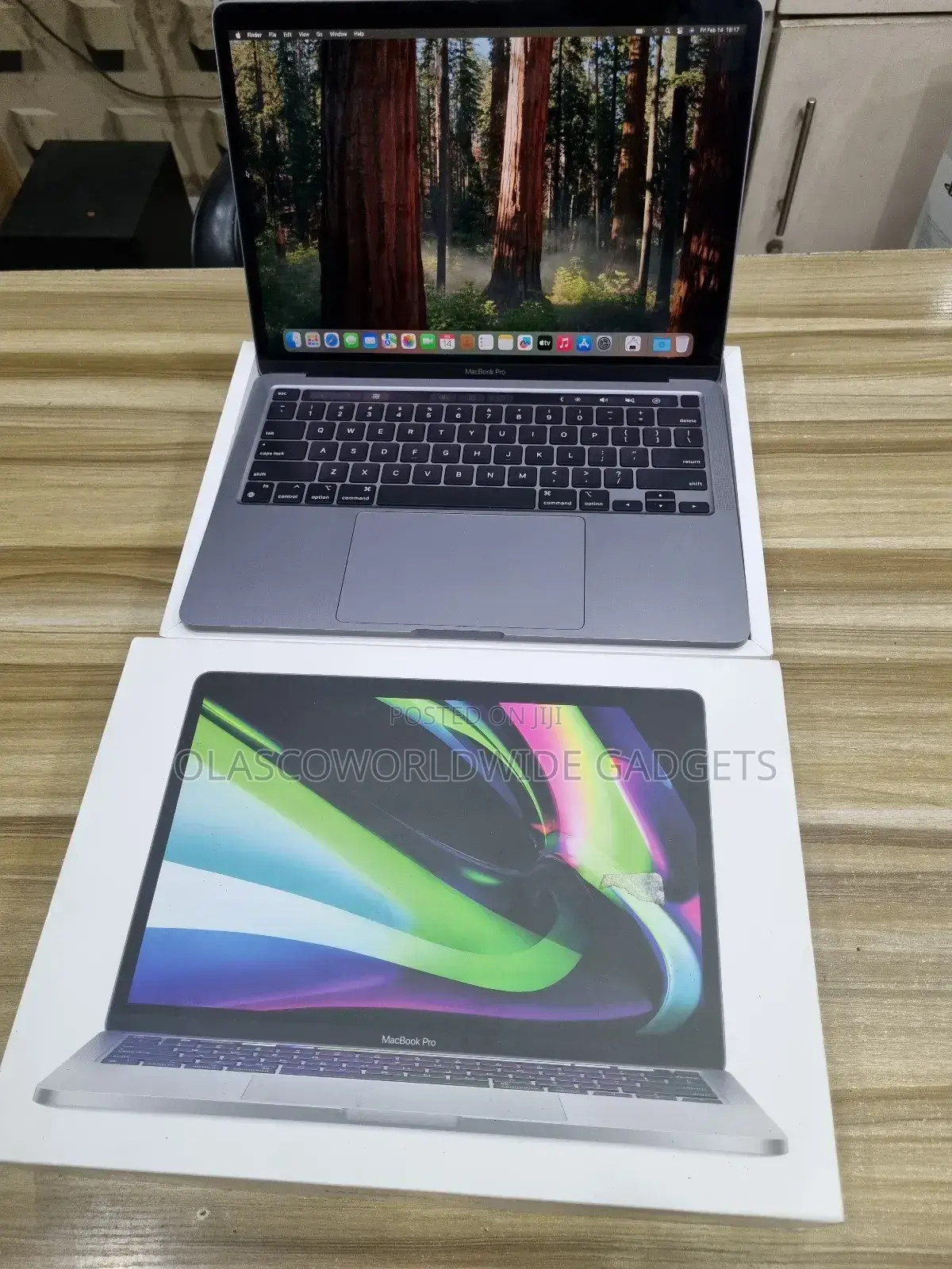 New Laptop Apple MacBook Pro 2022 M2 8GB Apple M2 SSD 256GB