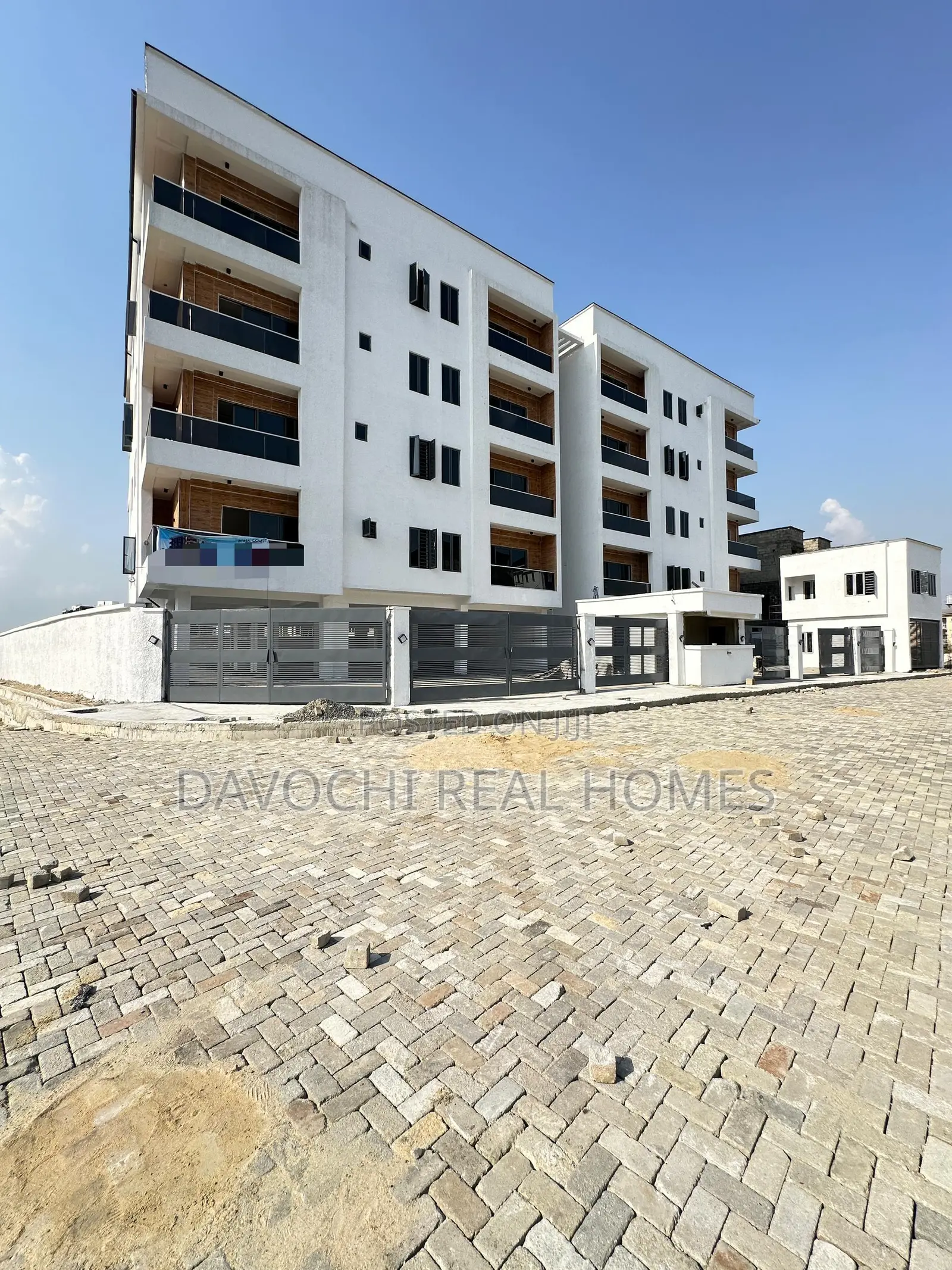 3bdrm Apartment in Ikate, Lekki for sale