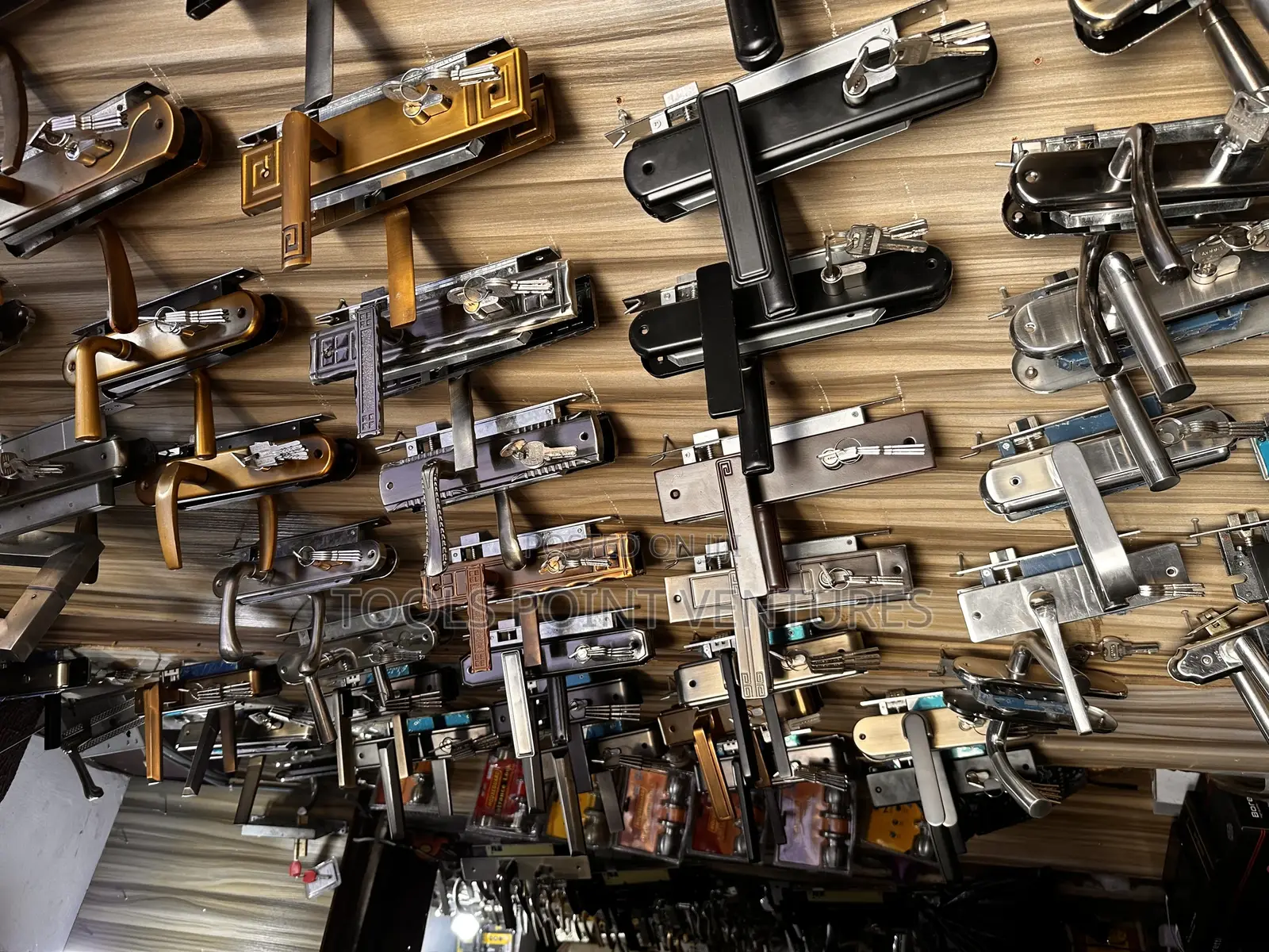 All Kinds of Complete Lock Set,Handle and Biometric Lock.