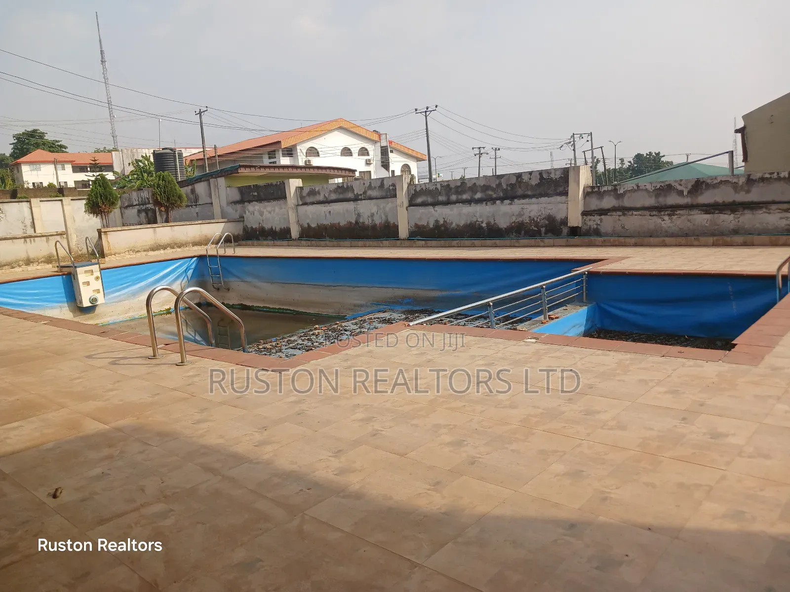 5bdrm Duplex In Agodi For Sale