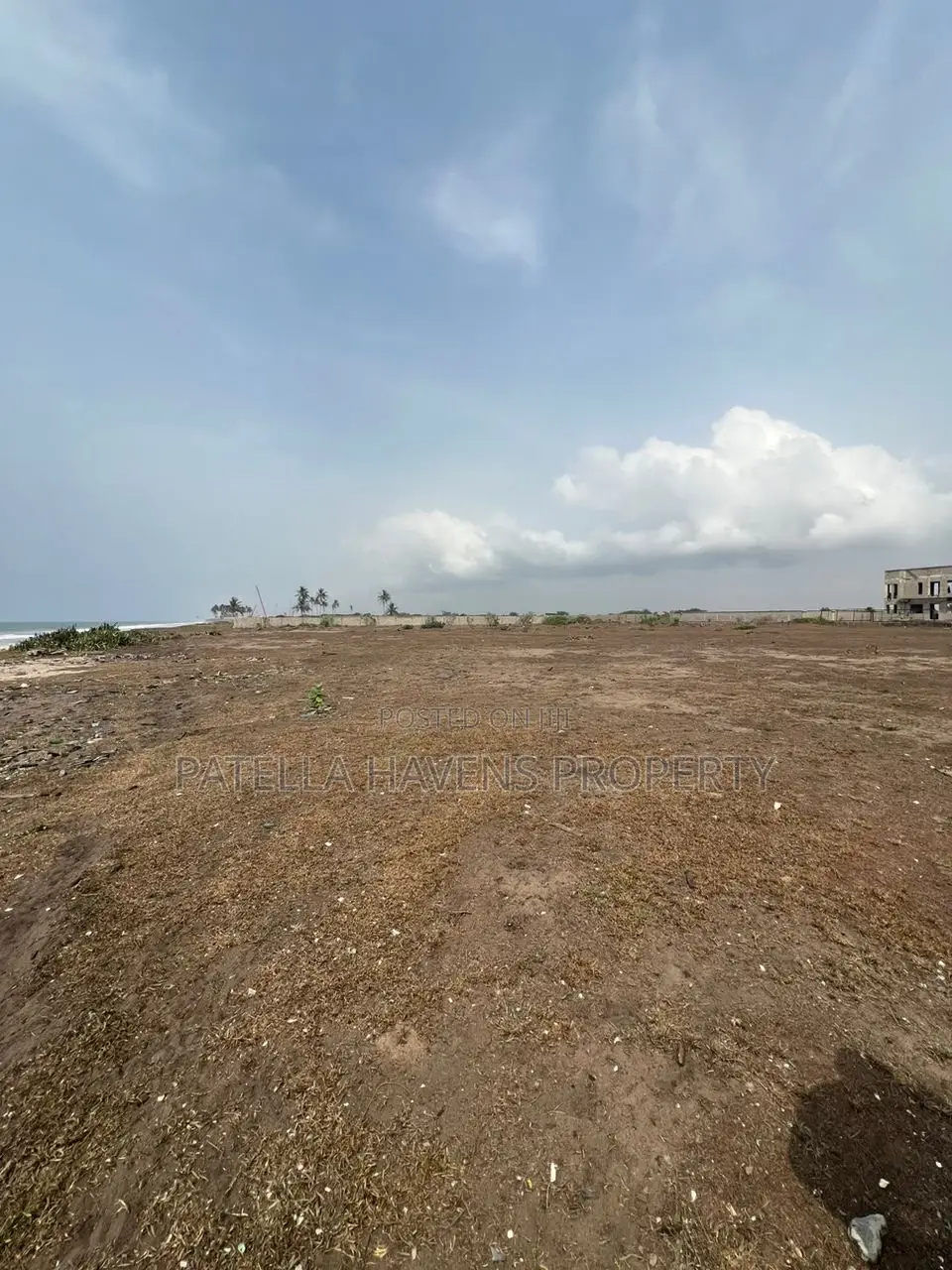 Beachfronts Land Directly Facing the Ocean