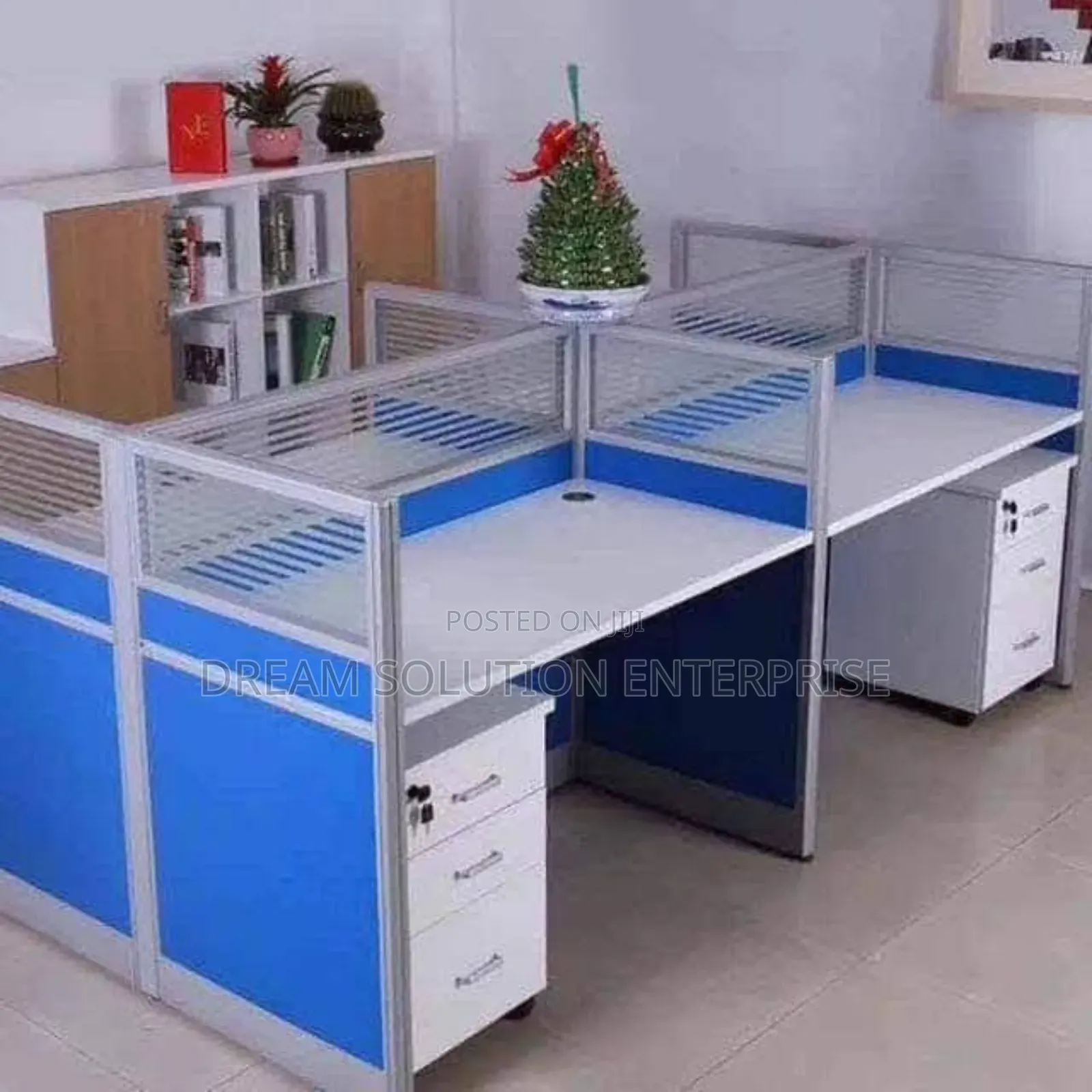 Worker Station With Mobile Drawer