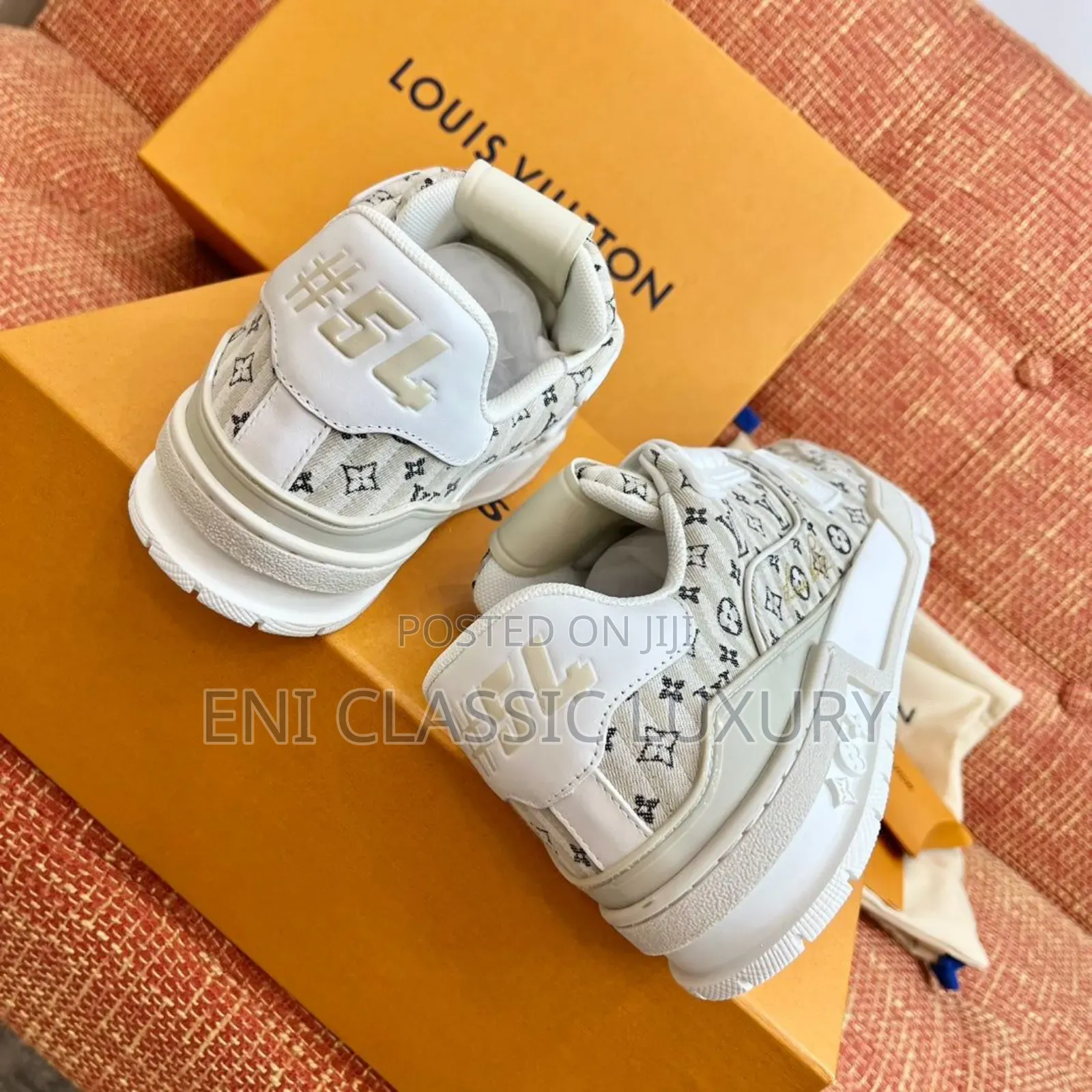Top Quality Luxury Men's Sneakers Louis Vuitton Available