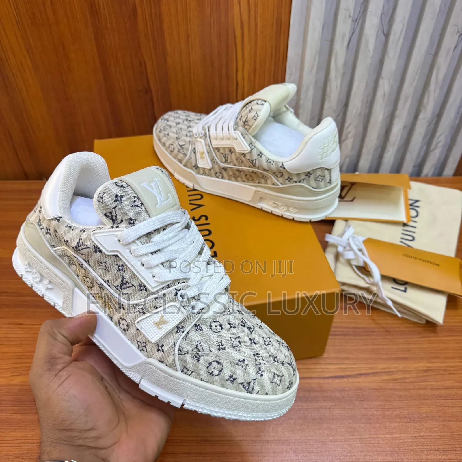 Top Quality Luxury Men's Sneakers Louis Vuitton Available