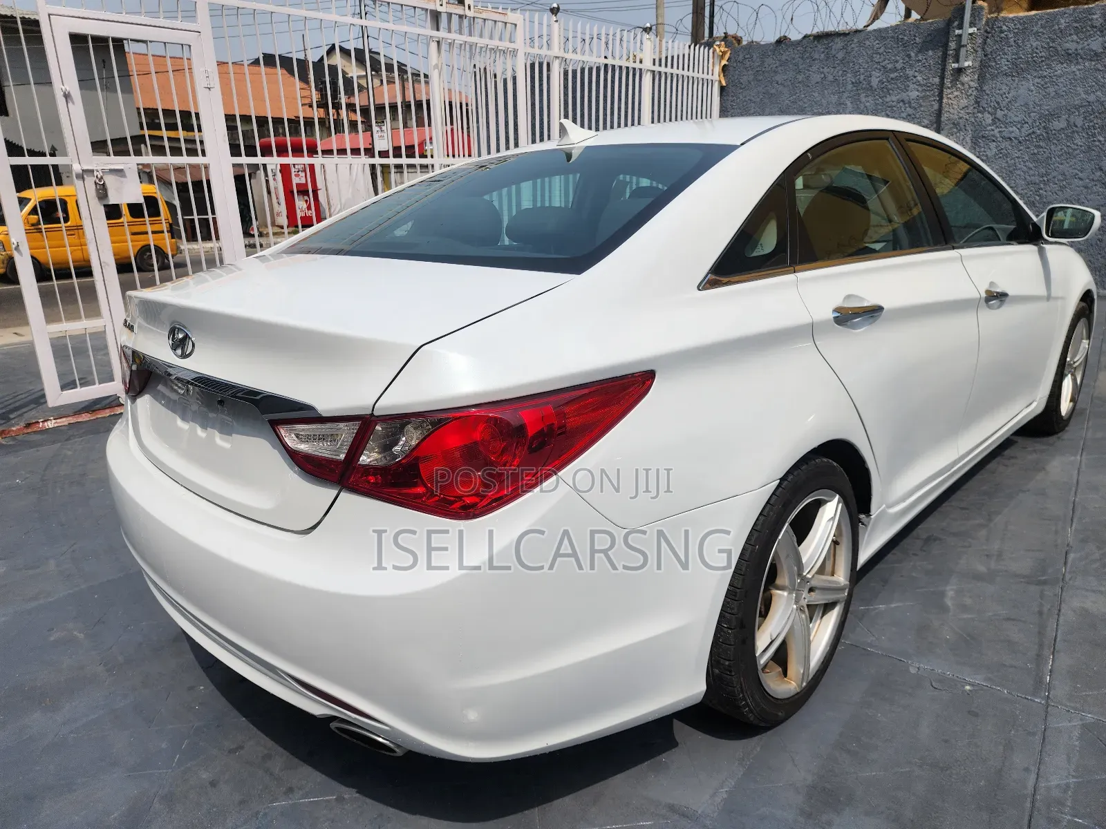 Hyundai Sonata Limited 2.0T w/17" Wheels (2.0L 4cyl 6A) 2011 White