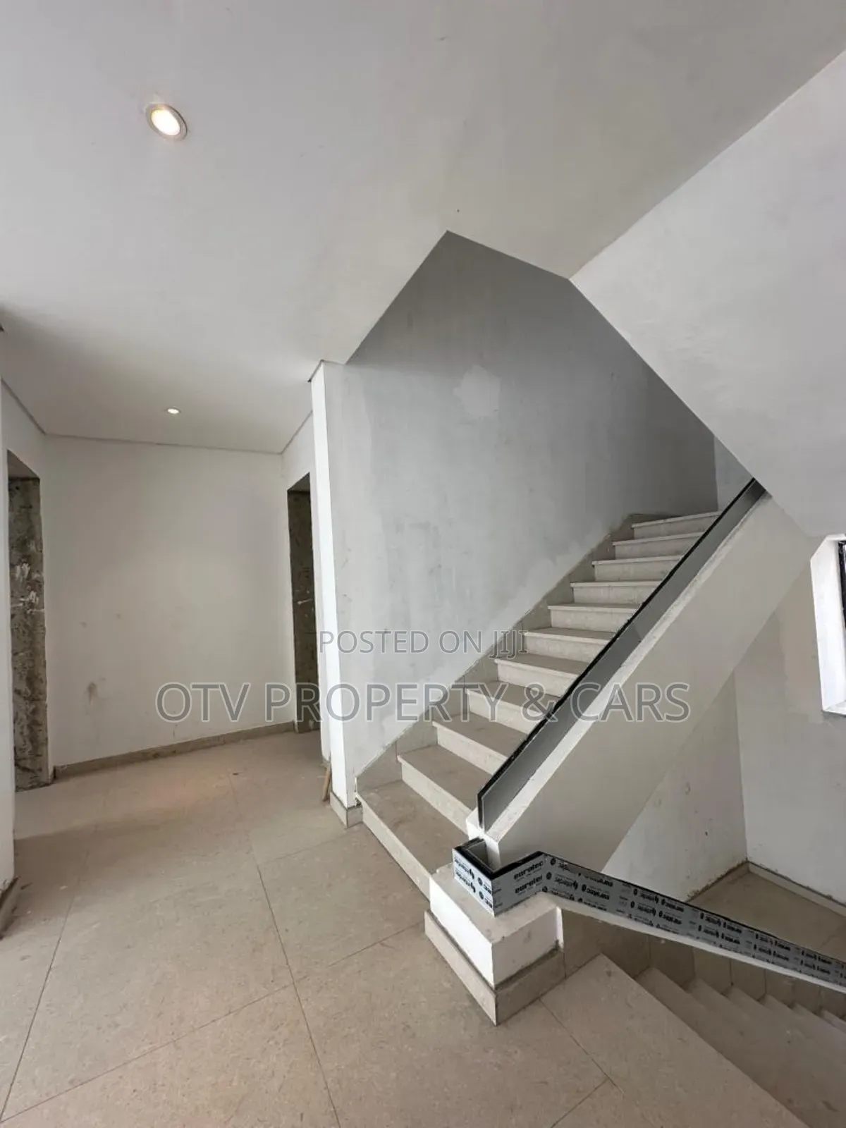 Furnished 5bdrm Duplex in Banana Island for sale