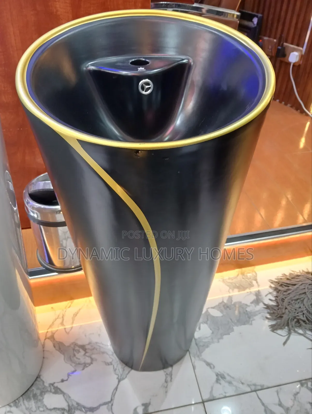 Standard Black and Gold Standing Wash Hand Basin