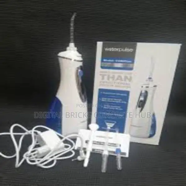 High Quality Rechargeable Water Flosser V400p,Strong Spraying Pressure
