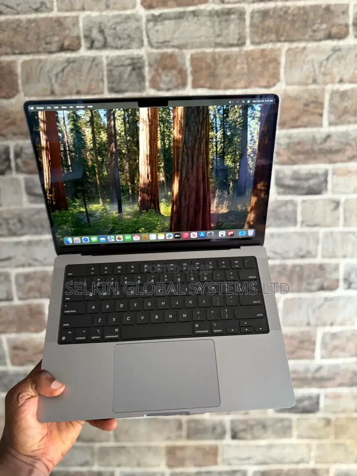 Laptop Apple MacBook Pro 2021 M1 16GB Apple M1 Pro SSD 512GB