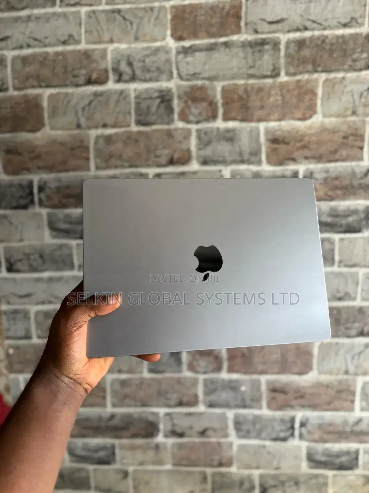 Laptop Apple MacBook Pro 2021 M1 16GB Apple M1 Pro SSD 512GB
