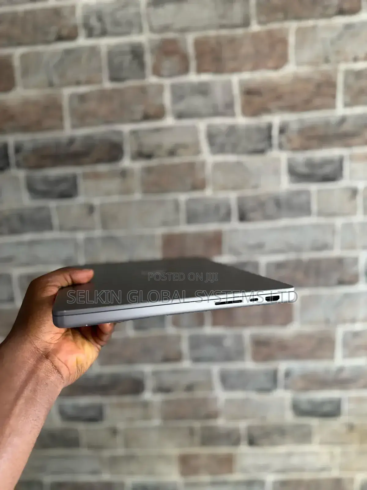 Laptop Apple MacBook Pro 2021 M1 16GB Apple M1 Pro SSD 512GB