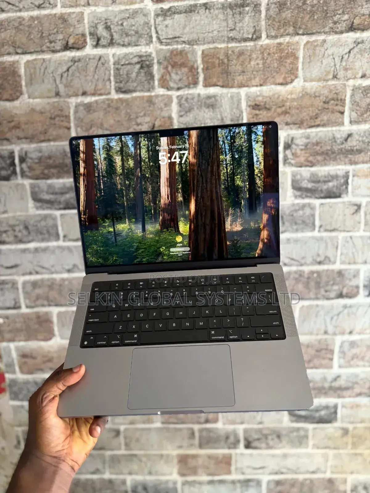 Laptop Apple MacBook Pro 2021 M1 16GB Apple M1 Pro SSD 512GB