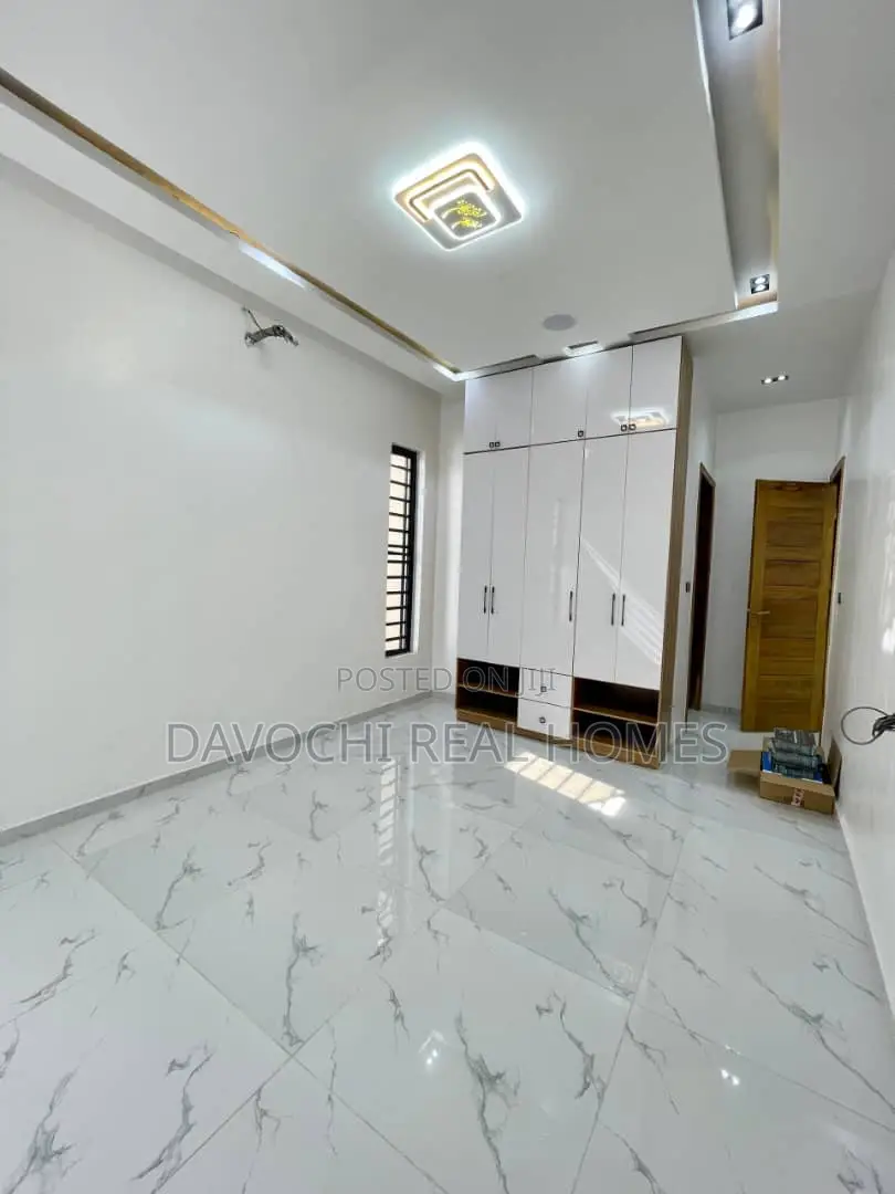 5bdrm Duplex in Osapa London., Ado / Ajah for sale
