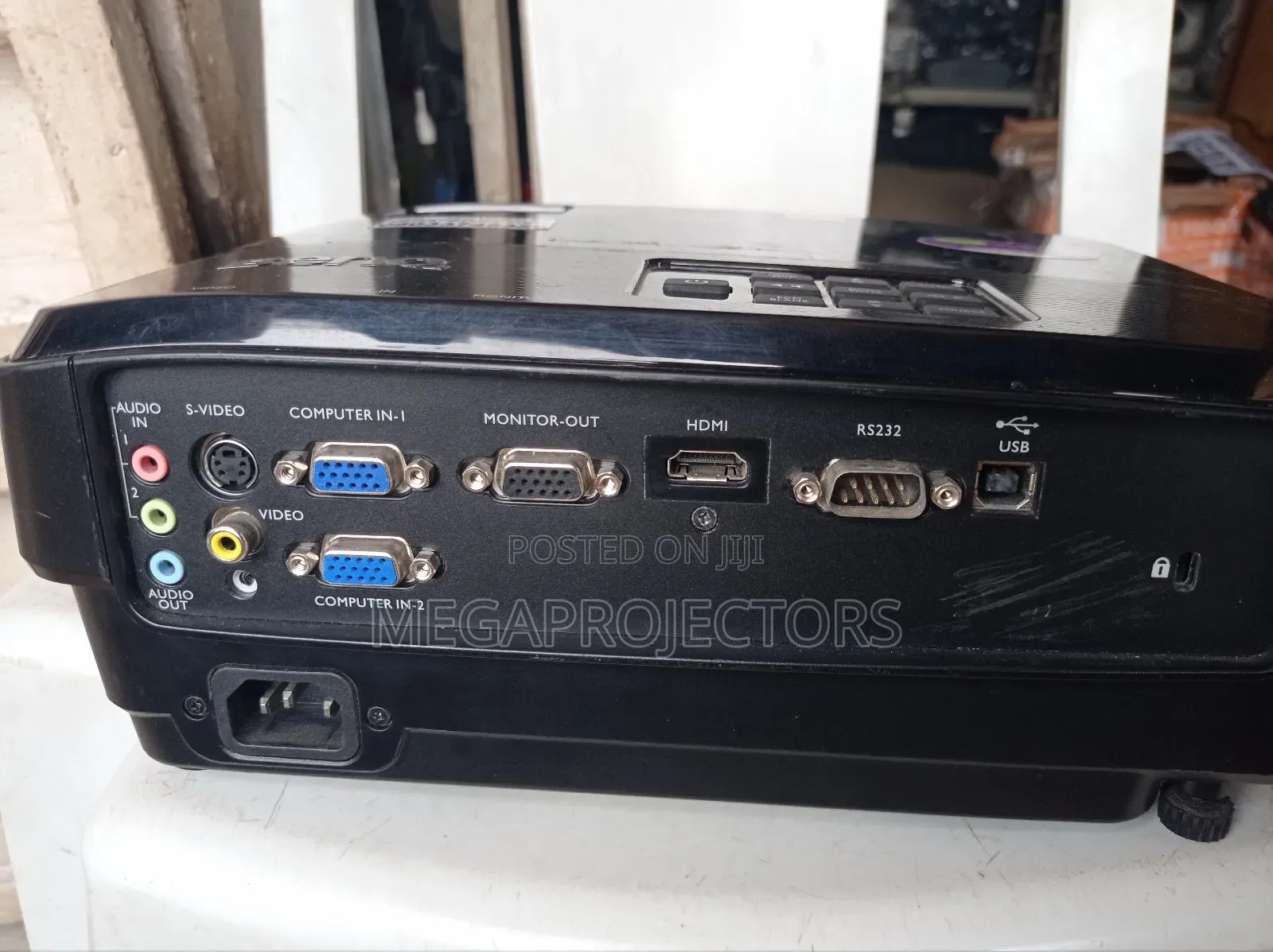 Black Benq Projector for Big Guys