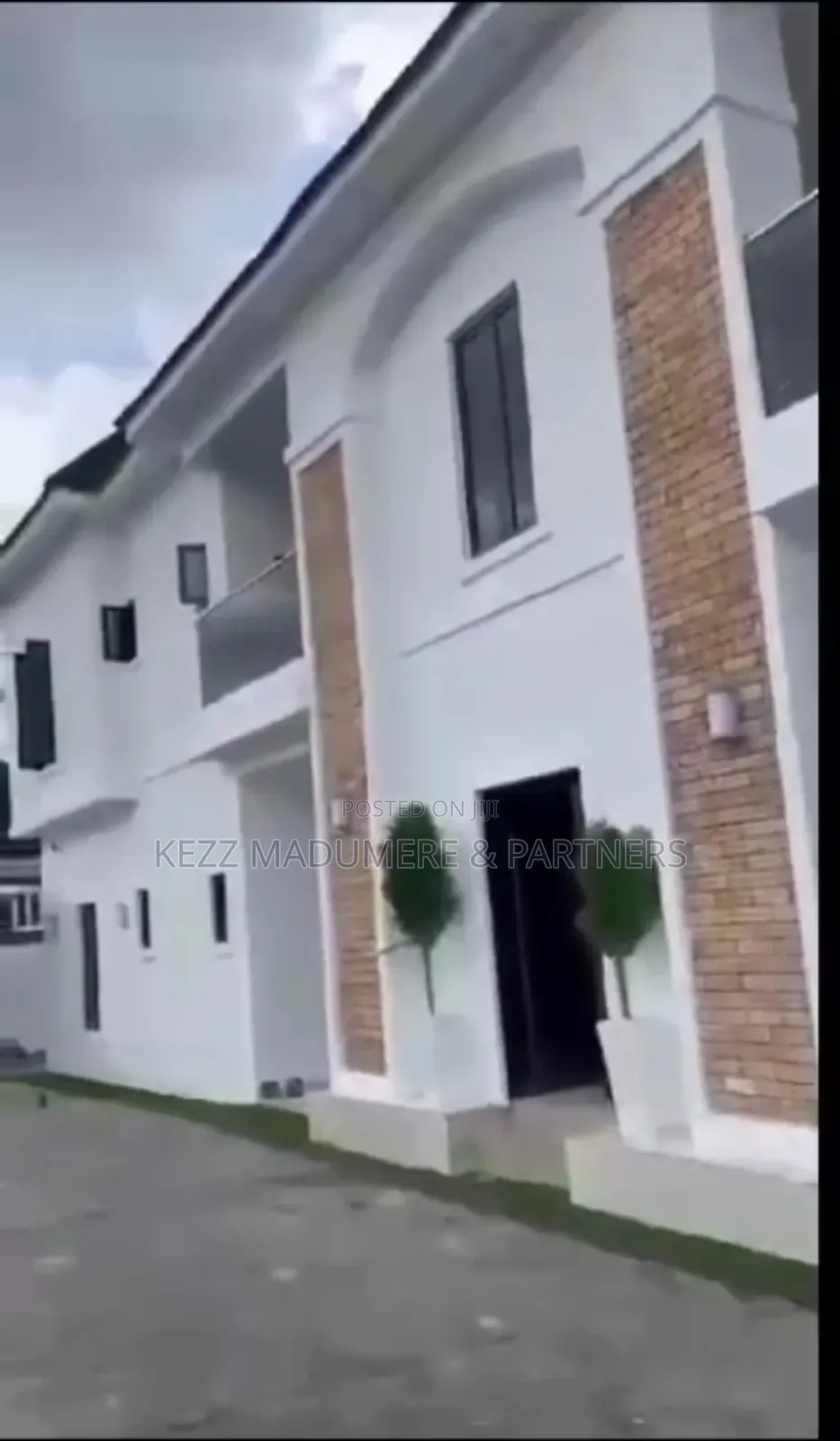 4bdrm Block of Flats in Thinker'S Corner, for sale