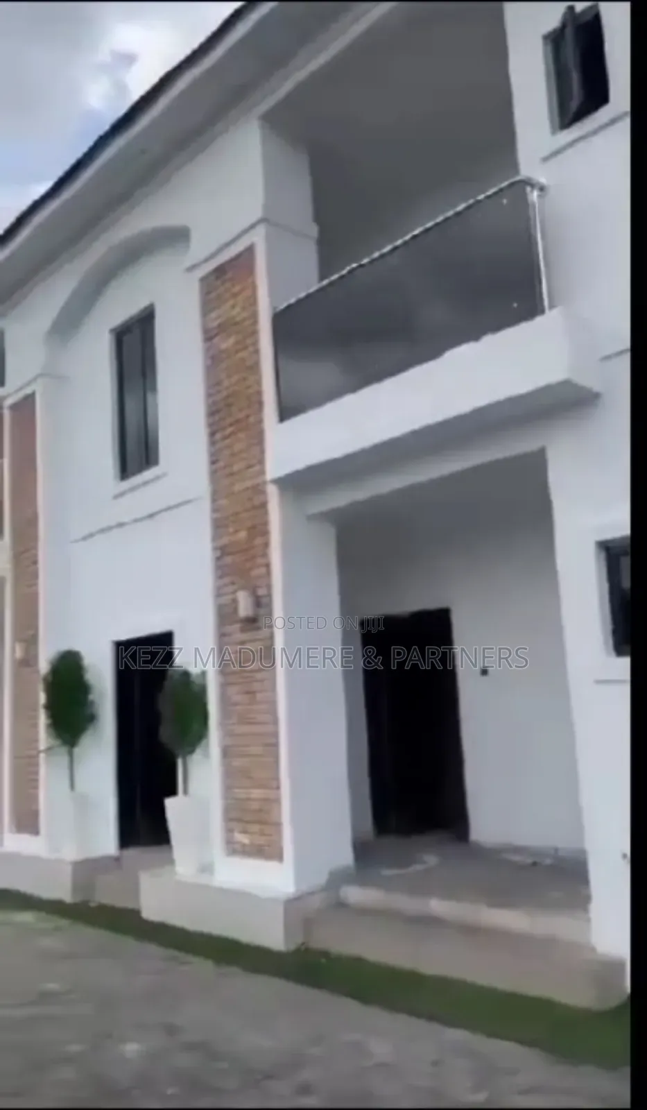 4bdrm Block of Flats in Thinker'S Corner, for sale