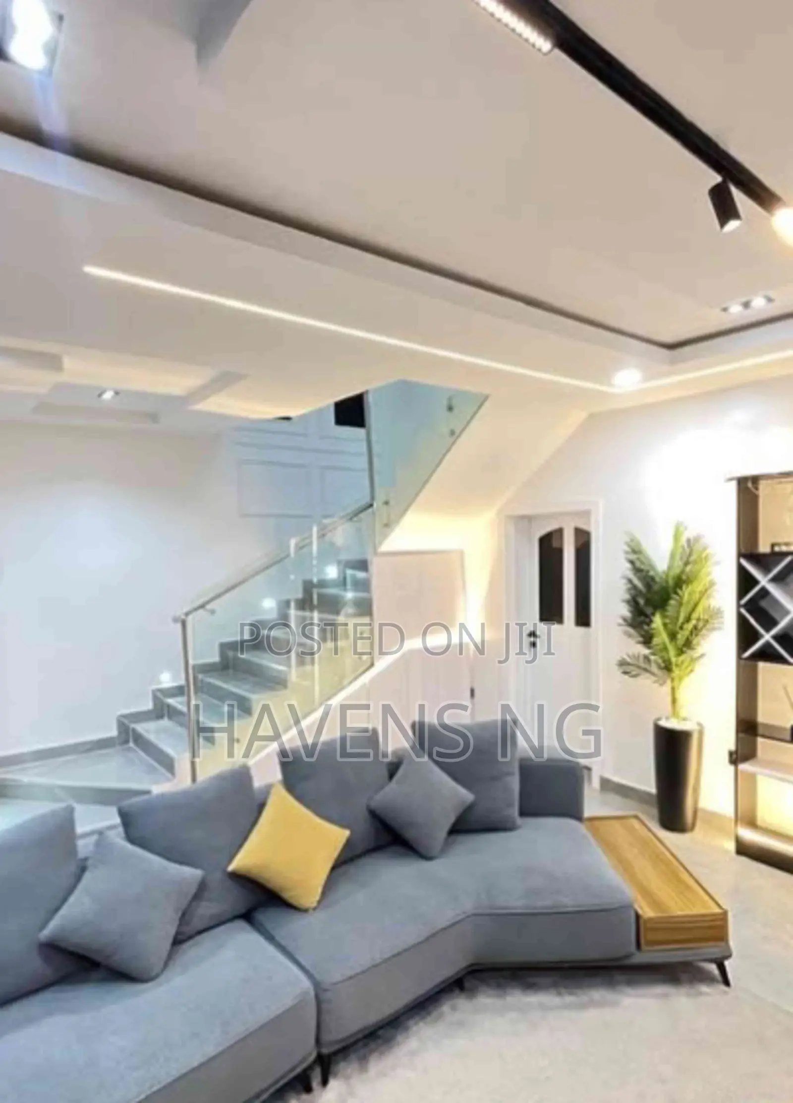 Luxury 2-Bedroom Beachfront Maisonette