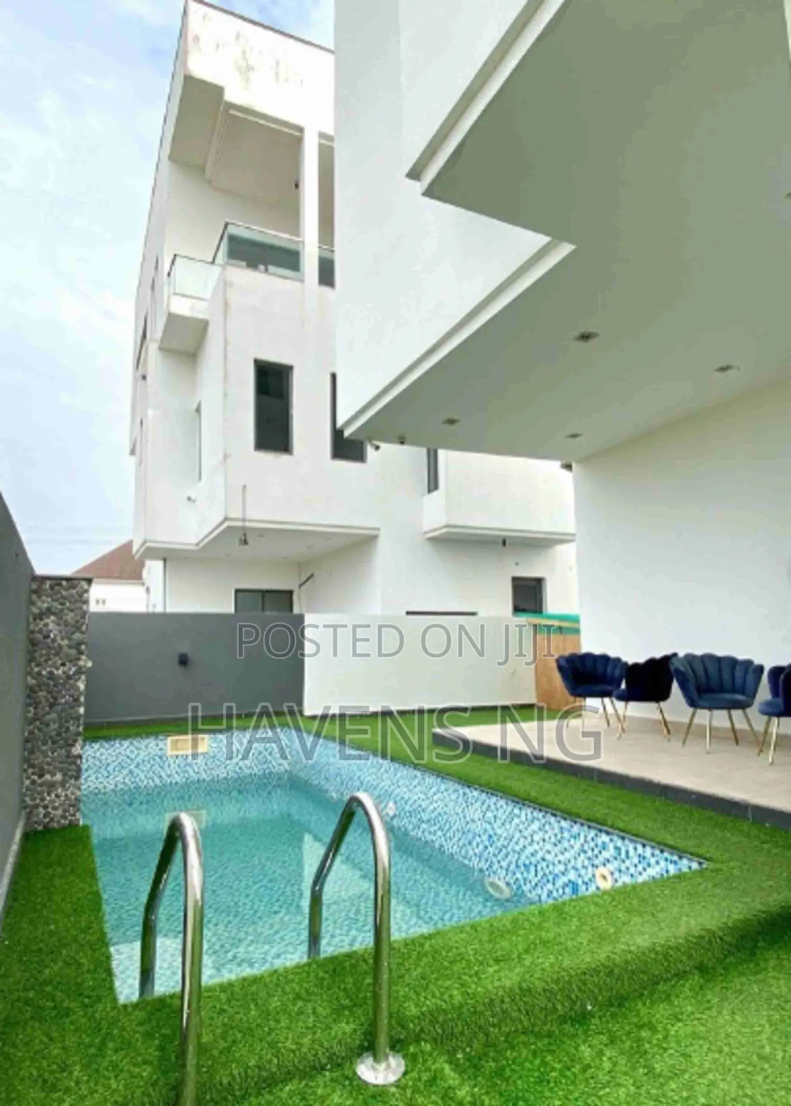 Luxury 5-Bedroom Fully Detached Home