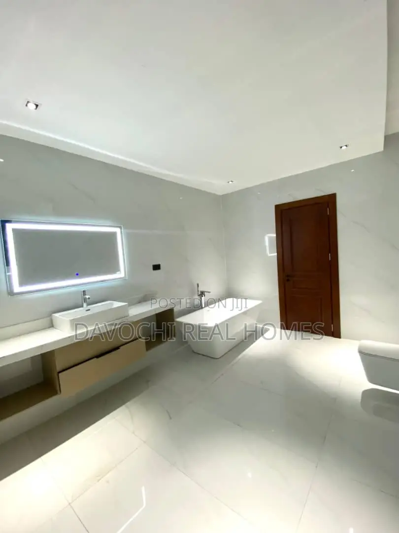 5bdrm Duplex in Lekki Phase1 for rent