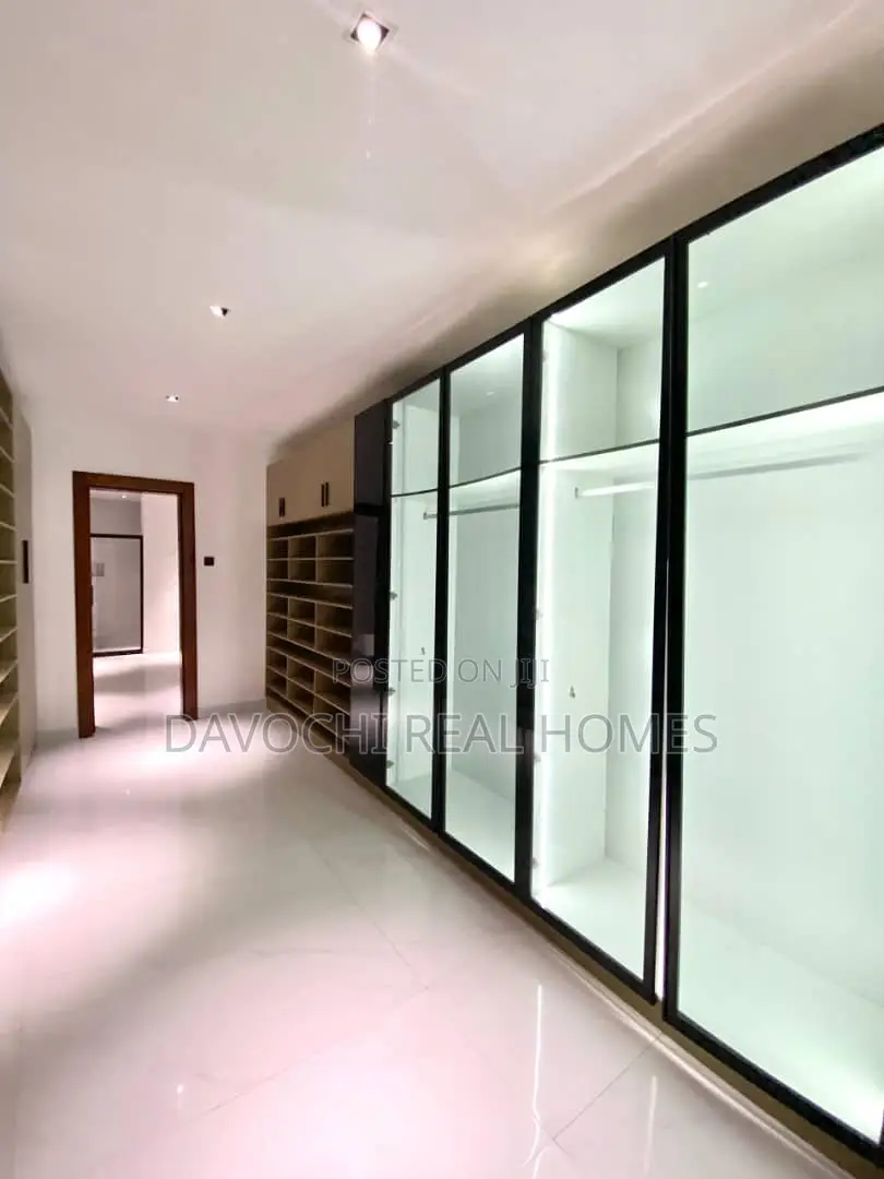 5bdrm Duplex in Lekki Phase1 for rent