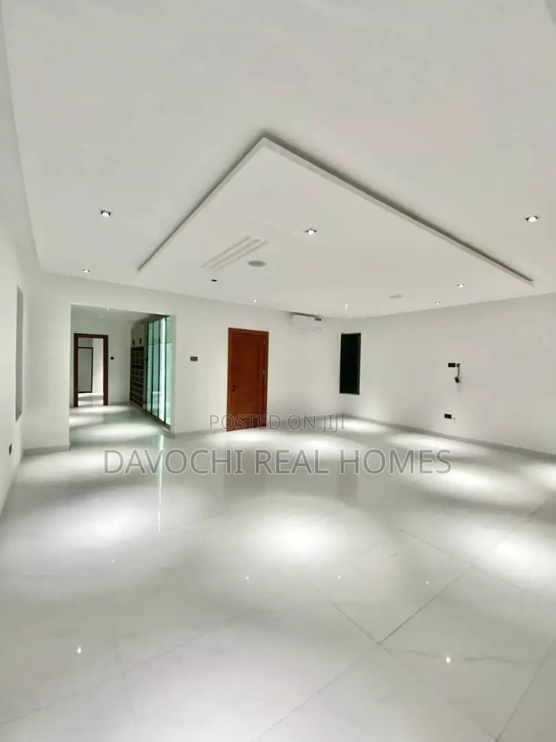 5bdrm Duplex in Lekki Phase1 for rent