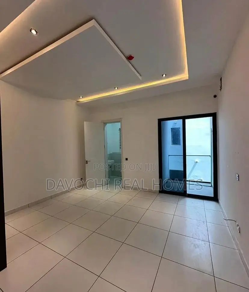 4bdrm Duplex in Off Admiralty, Lekki for rent