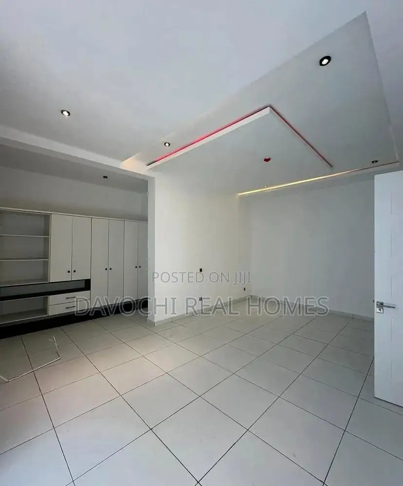 4bdrm Duplex in Off Admiralty, Lekki for rent