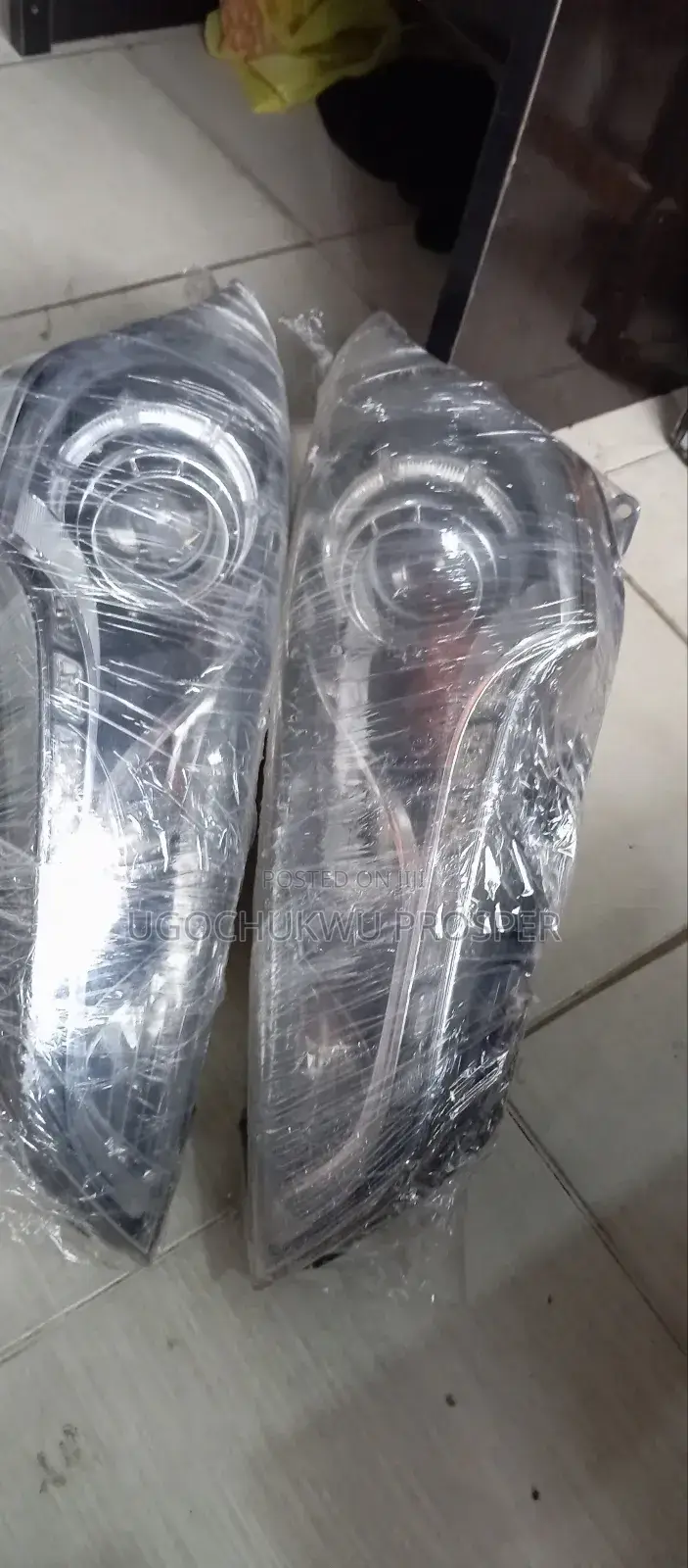 Hyundai Veloster Head Lamp Set