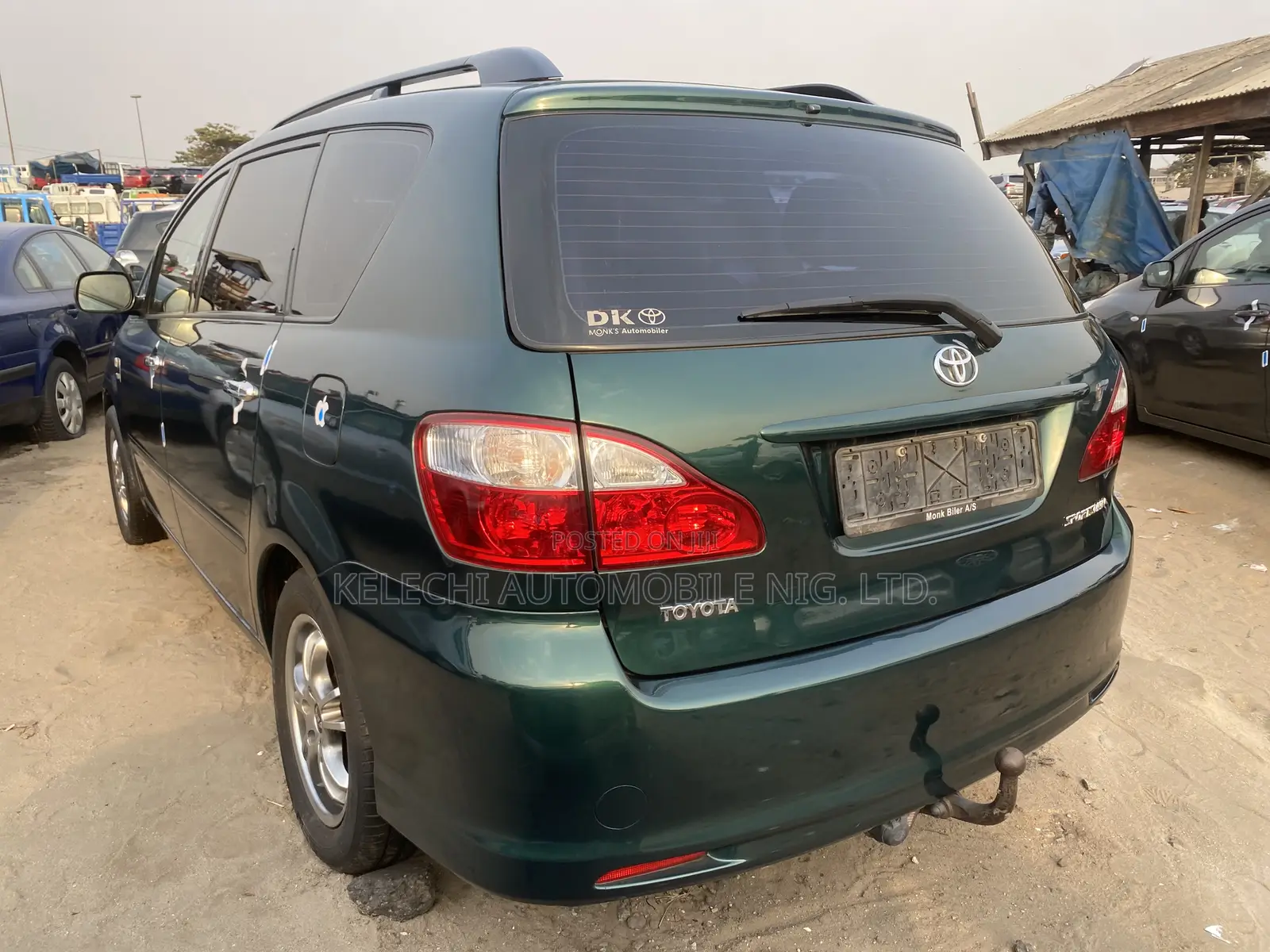 Toyota Avensis Verso 2.0 D-4D 2006 Green
