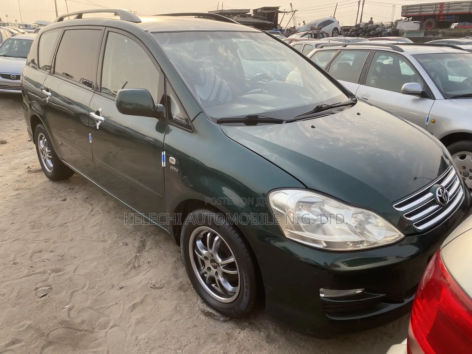 Toyota Avensis Verso 2.0 D-4D 2006 Green