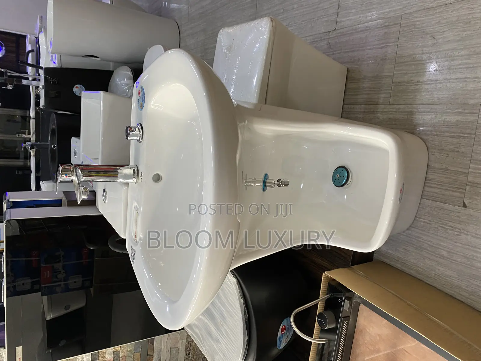 Combo Of Urinal And Wash Hand Basin