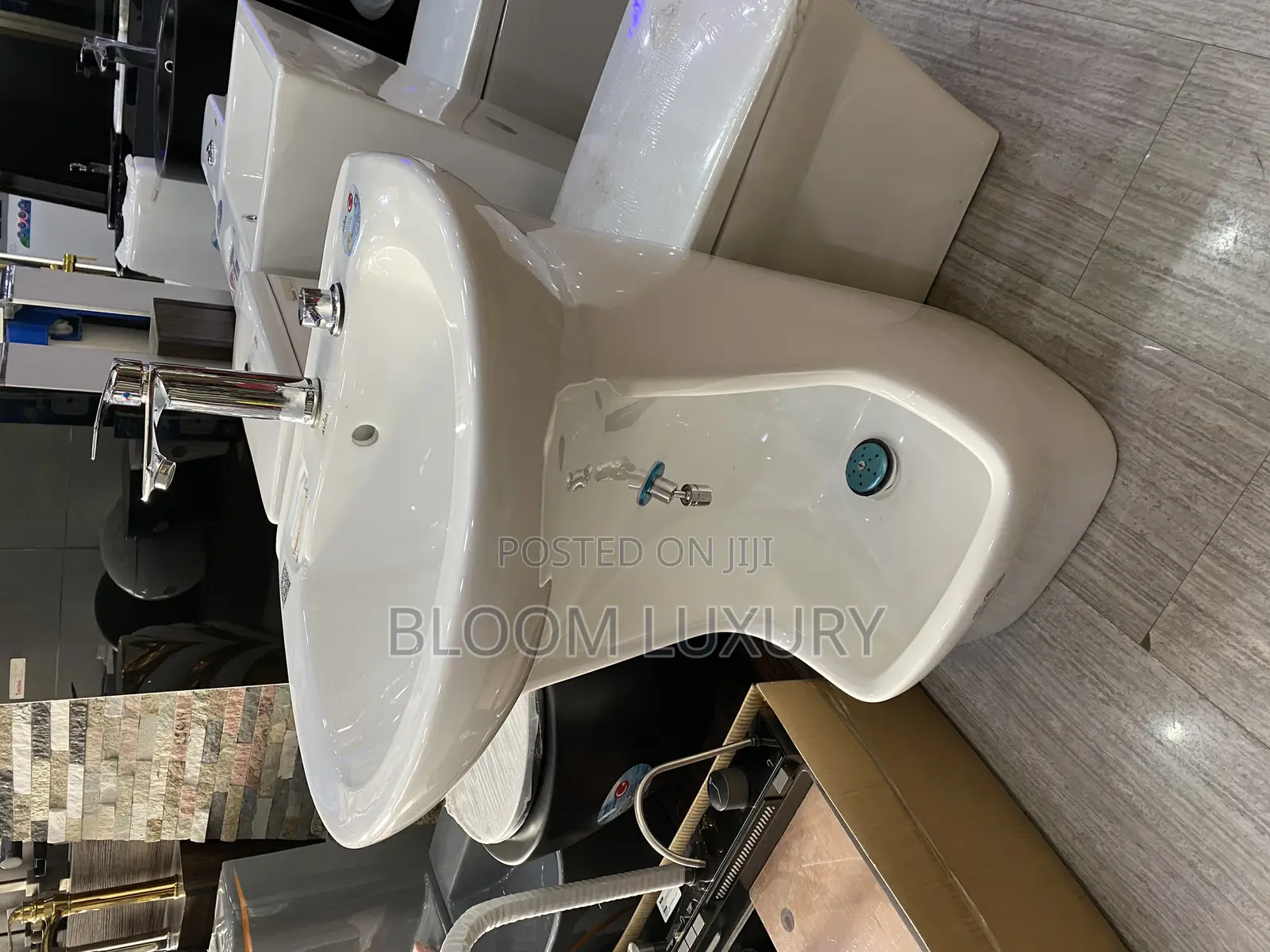 Combo Of Urinal And Wash Hand Basin