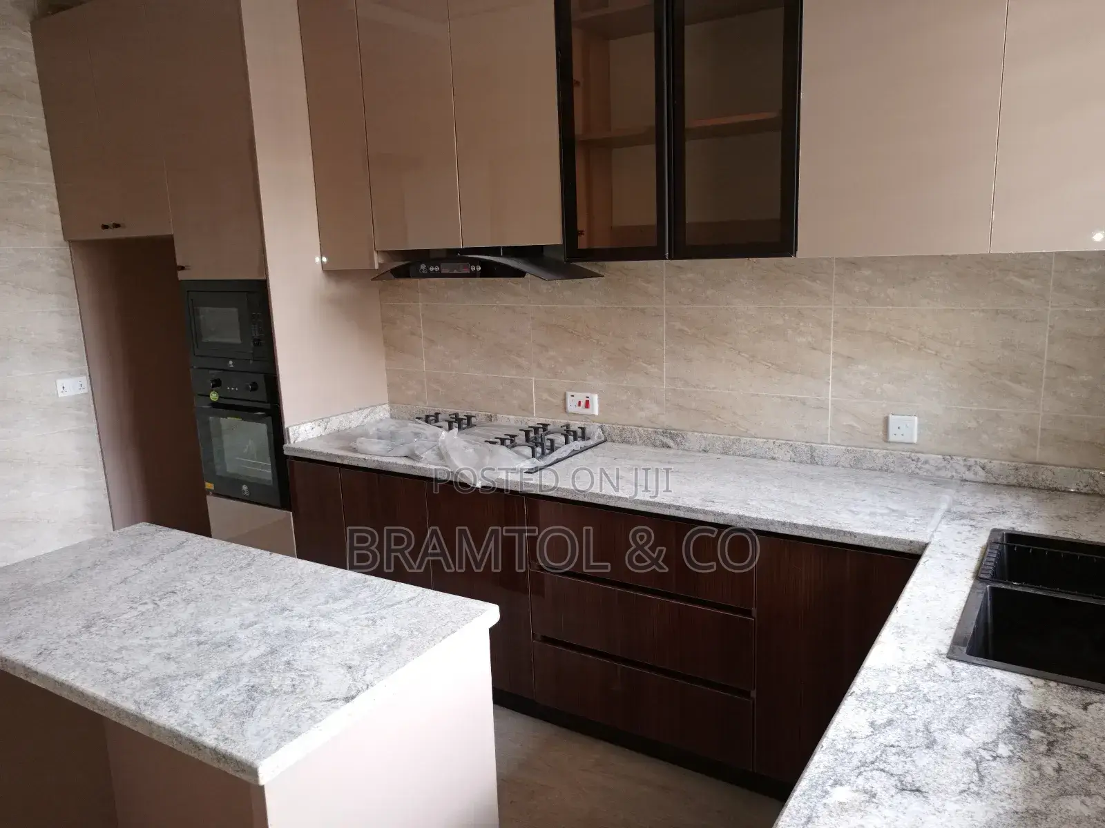 4bdrm Townhouse / Terrace in Wuse 2 for rent