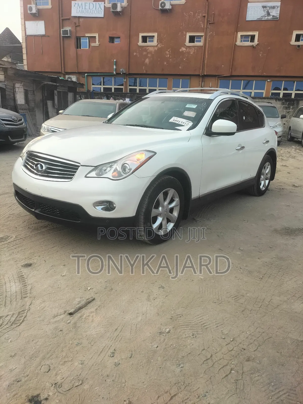 Infiniti EX 35 Journey 2011 White