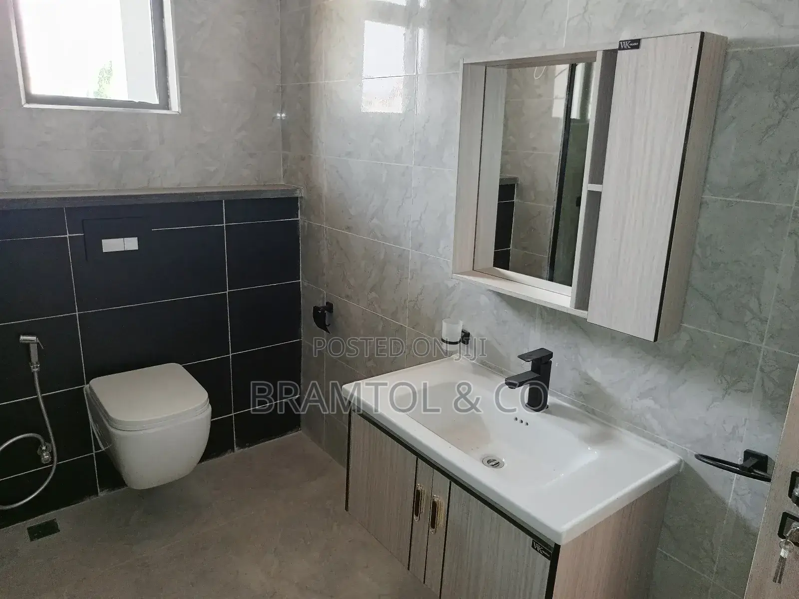 4bdrm Townhouse/Terrace in 600, Wuse 2 for Sale