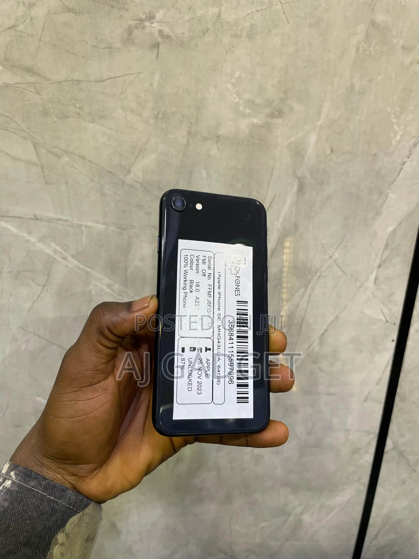 Apple iPhone SE (2020) 64 GB Black