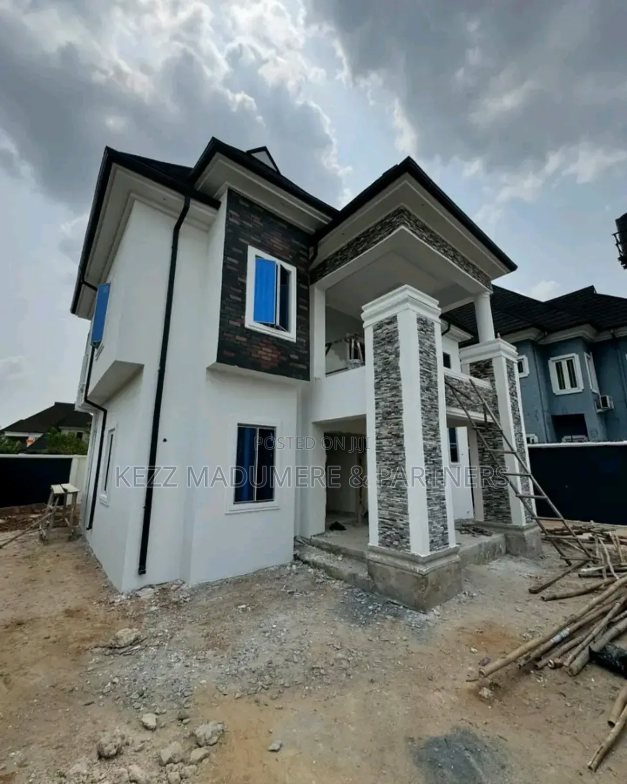 4bdrm Duplex in Off Nta Road, for sale