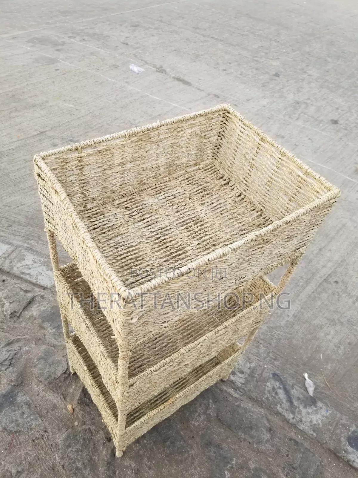 Raffia Rack