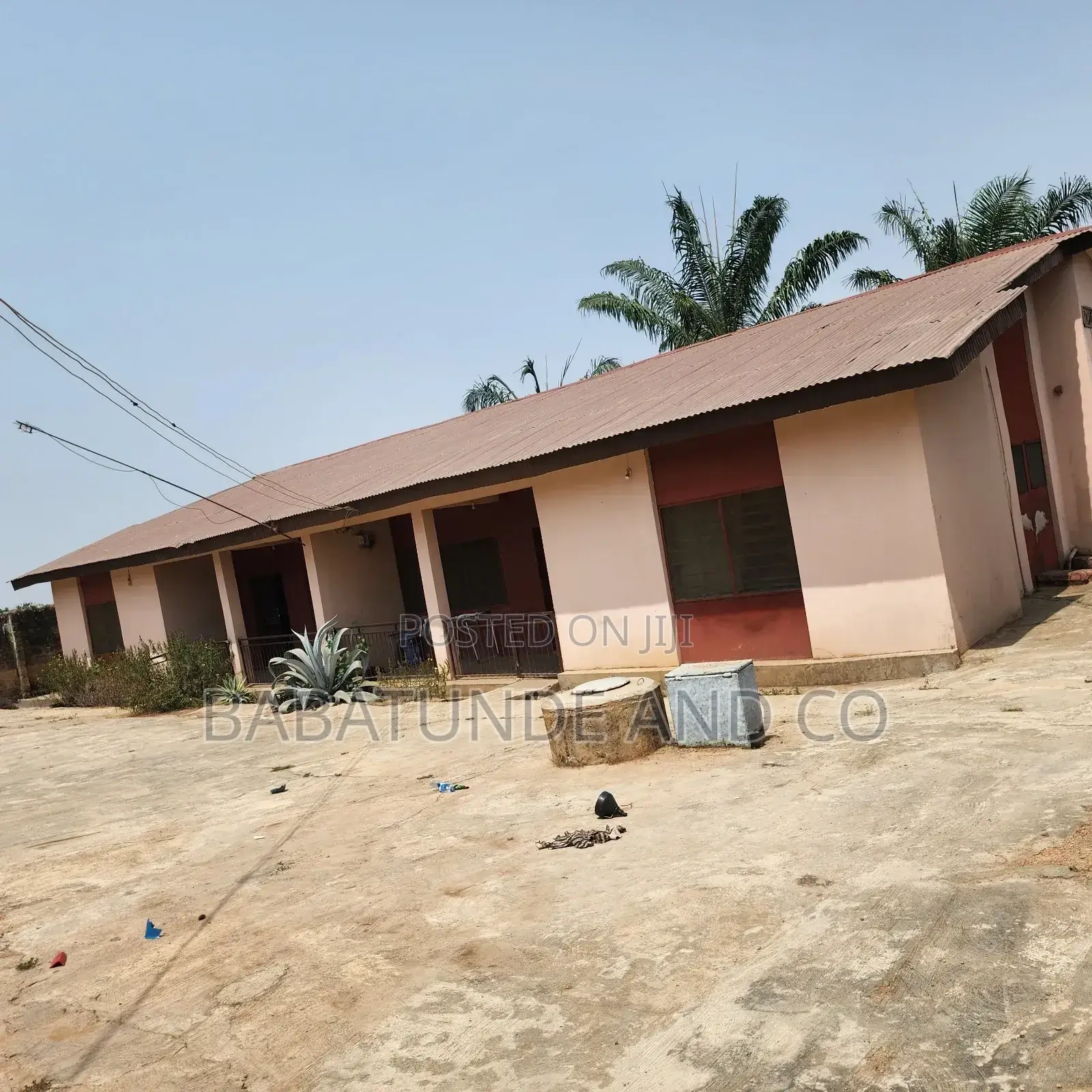 3bdrm Block of Flats in Moniya for sale