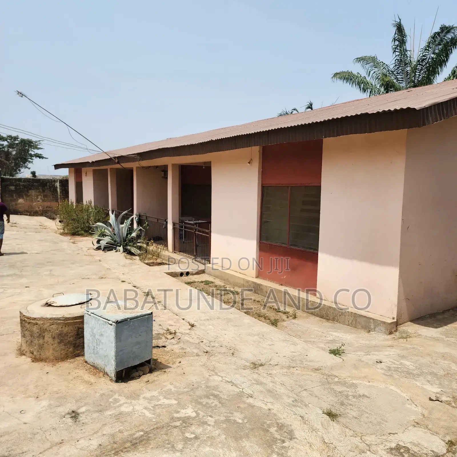3bdrm Block of Flats in Moniya for sale