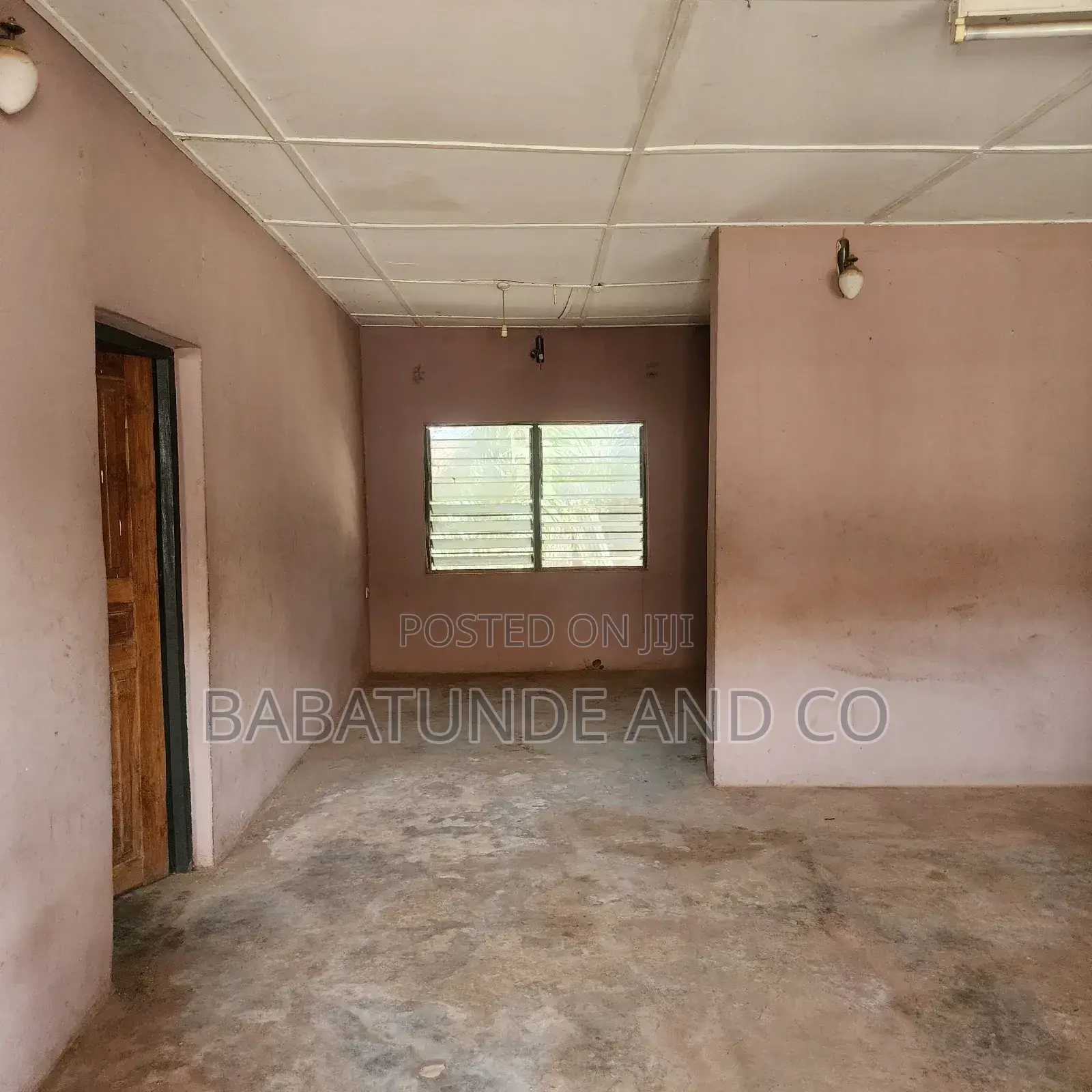 3bdrm Block of Flats in Moniya for sale