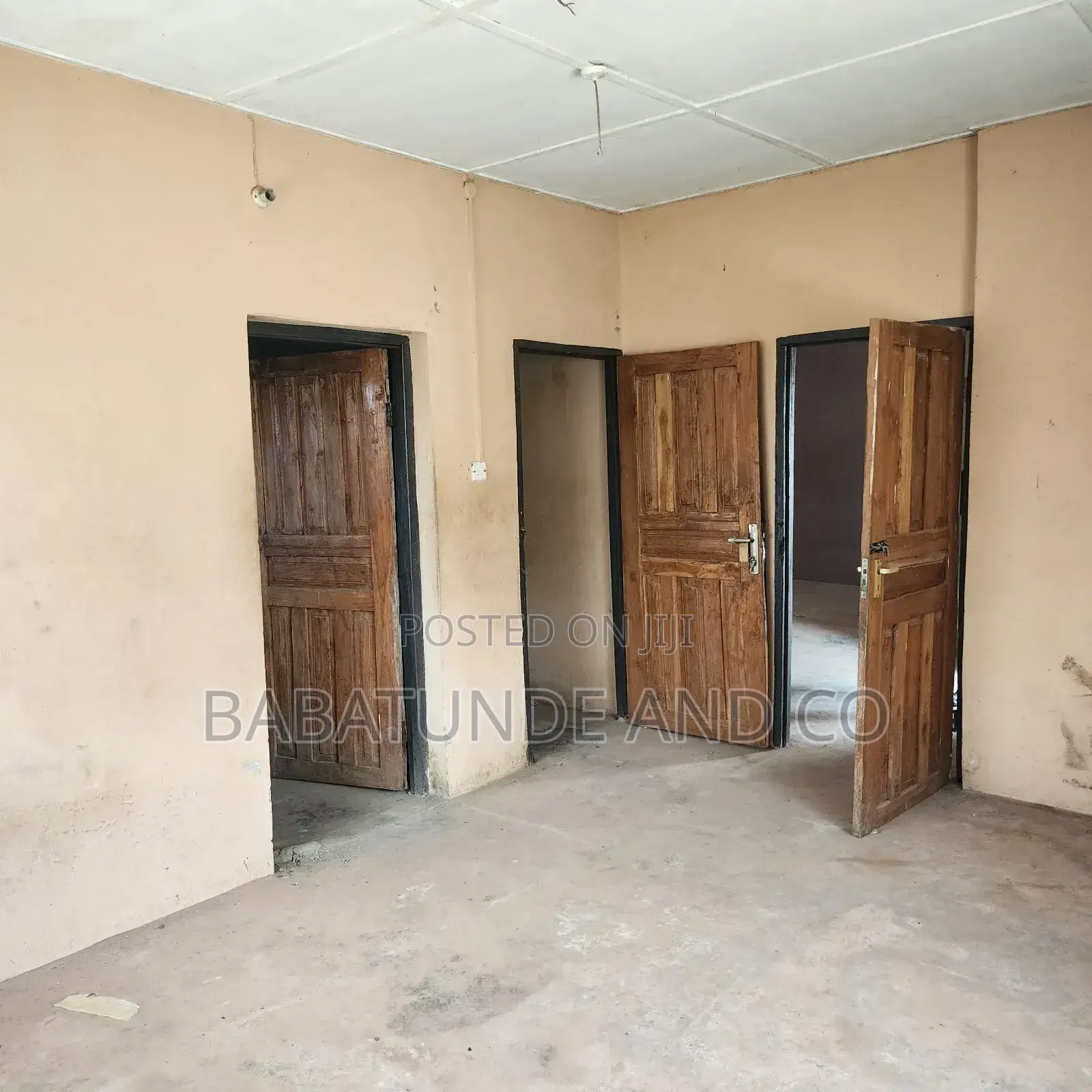 3bdrm Block of Flats in Moniya for sale