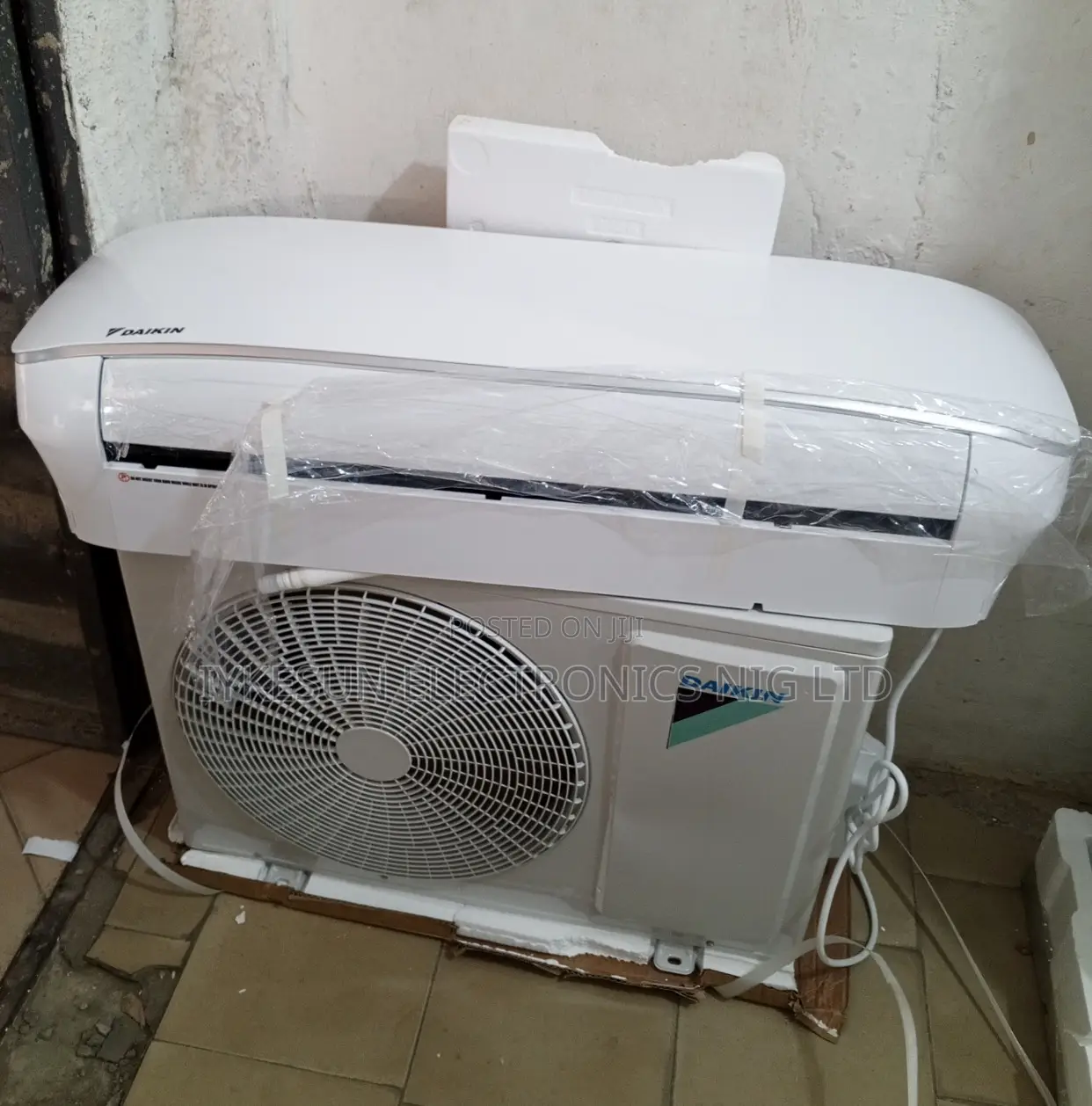 Brand New DAIKIN 2 HP R410a Air Conditioner Split Unit