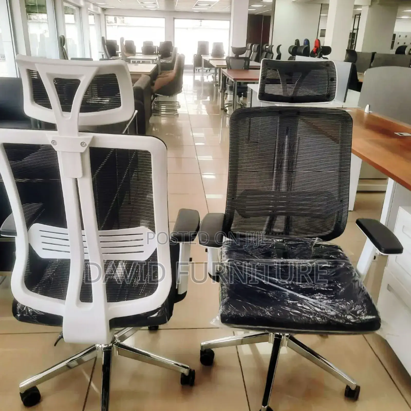 Adjustable Swivel Chair .