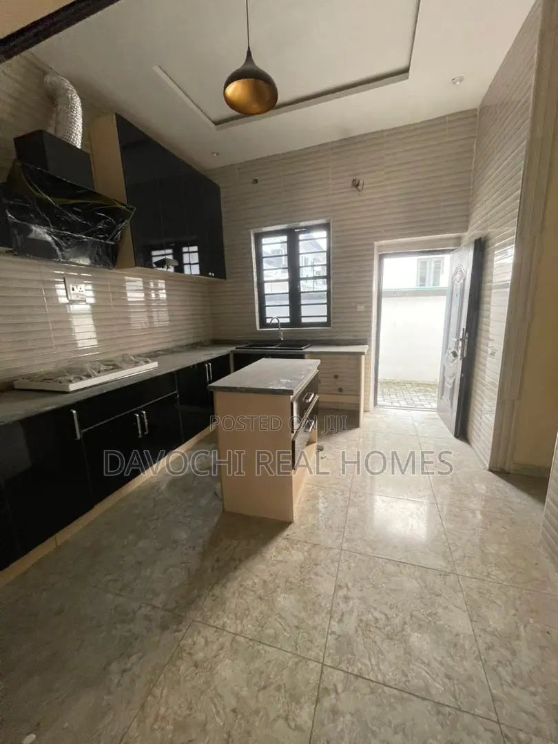 4bdrm Duplex in Orchid Road, Lekki for rent