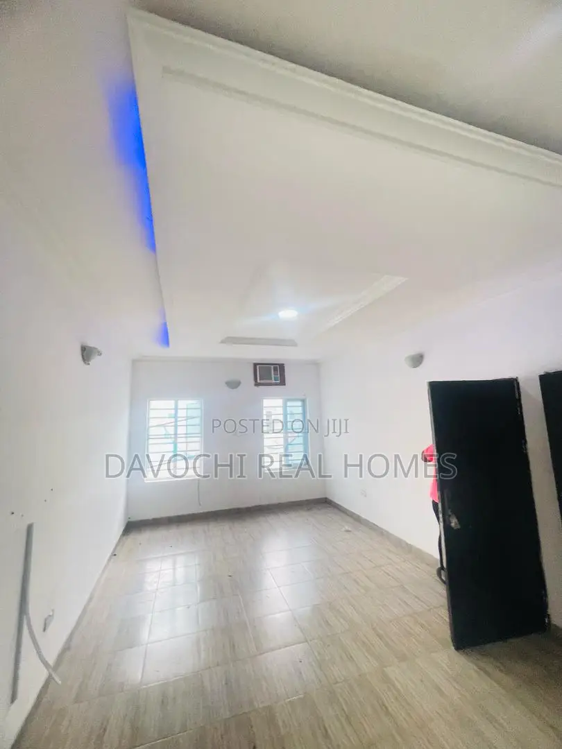 2bdrm Apartment in Ikota, Lekki for rent