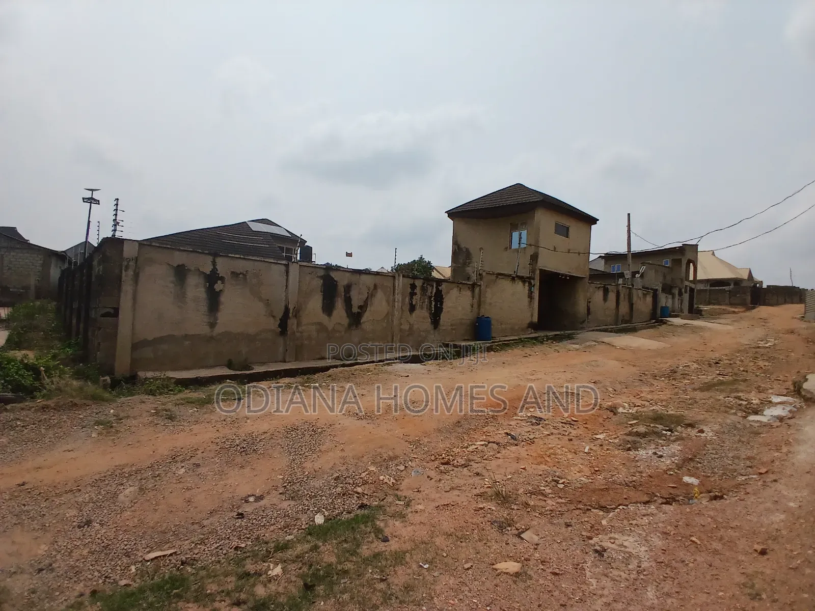 3bdrm Duplex in Olonde, Ologuneru for sale