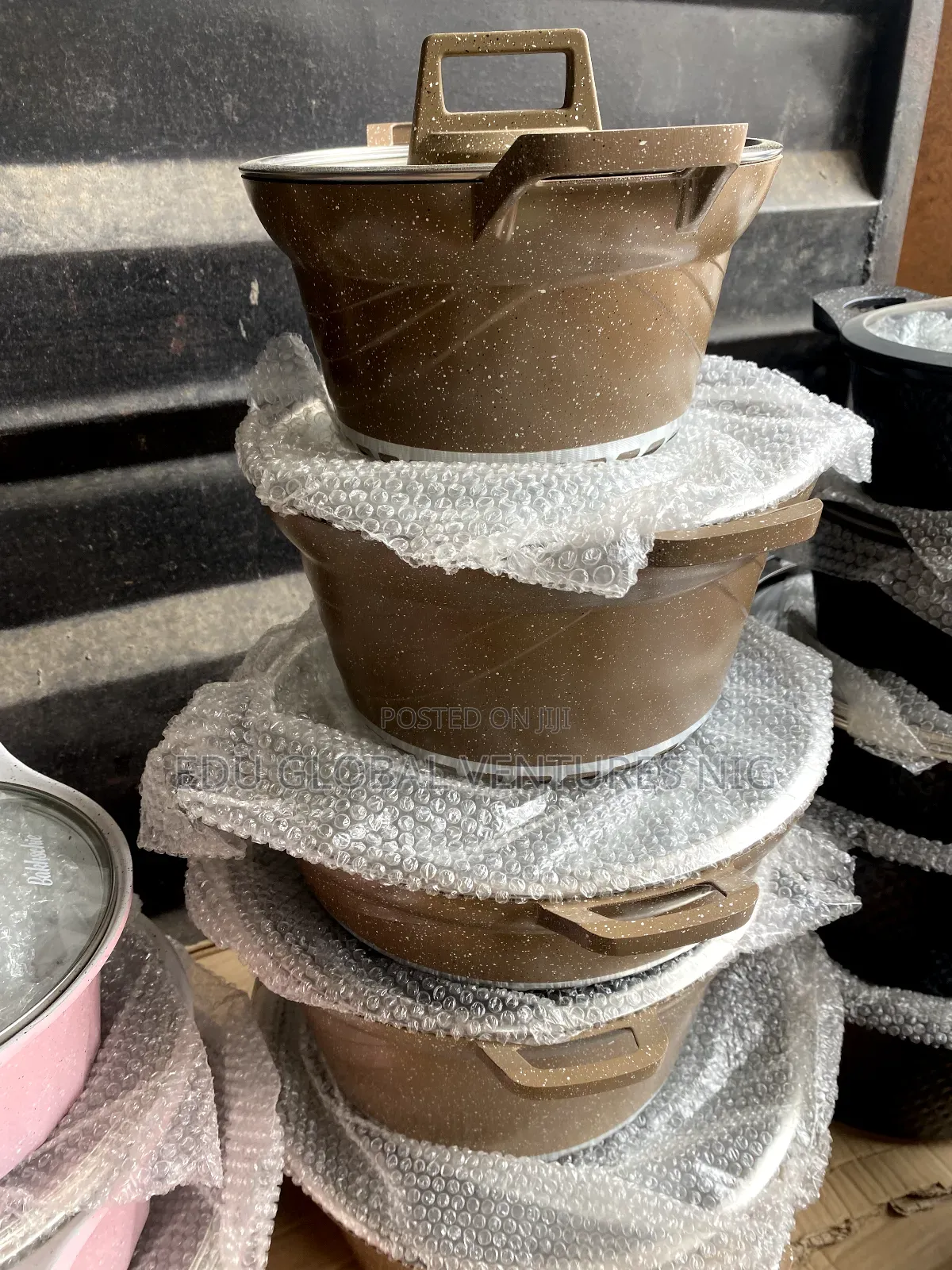 Unique 10 Pieces Cookware Set.